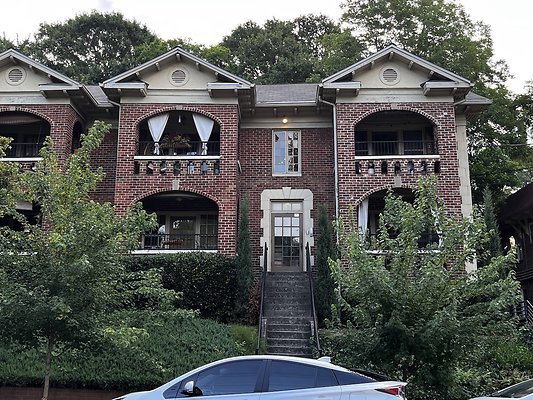 795 PONCE DE LEON PL NE